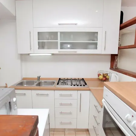 Phaedra Apartment